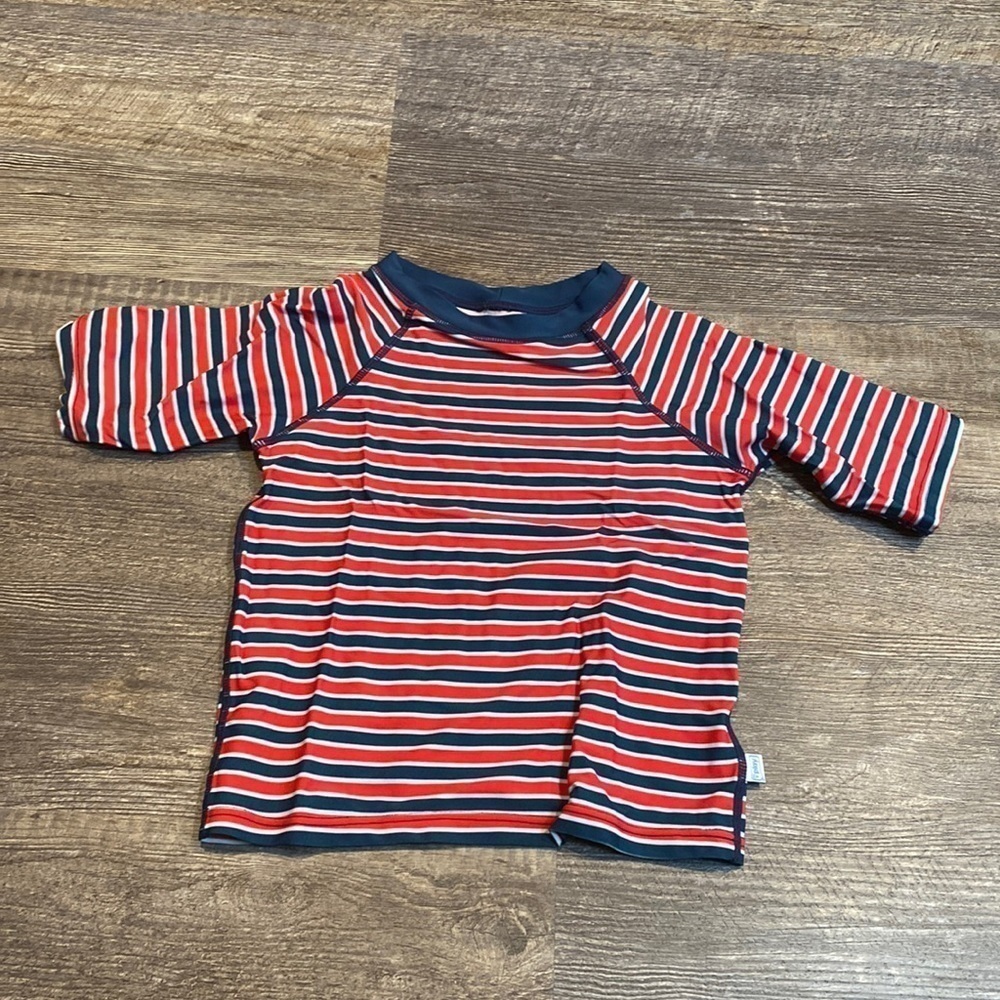 𝅺I Play Striped Rash Guard
